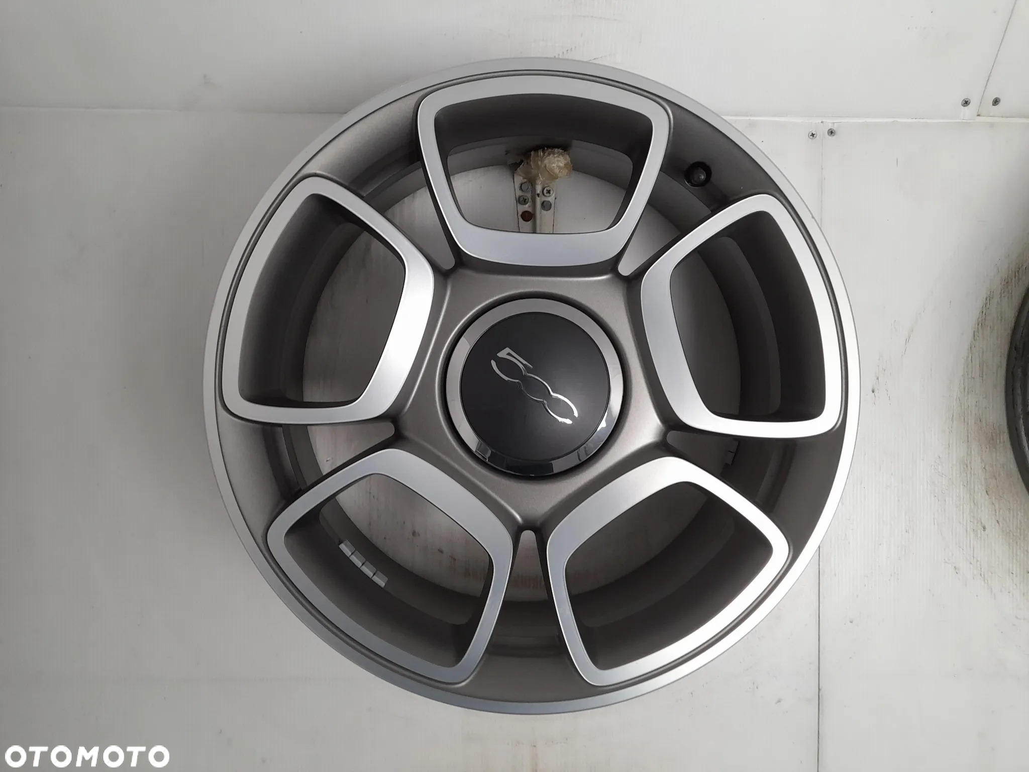Felgi aluminiowe Fiat OE Abarth 500 51820551 7.0" x 17" 4x98 ET38 - 2