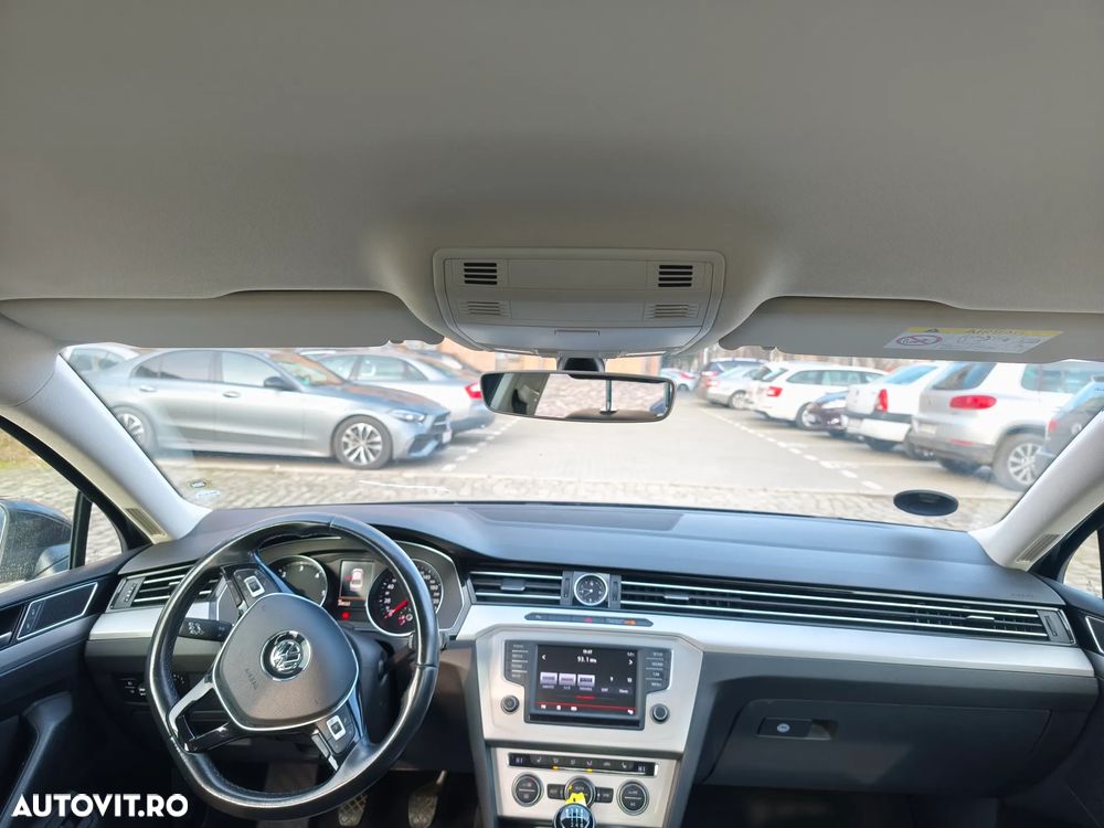 Volkswagen Passat 2.0 TDI (BlueMotion Technology) Highline - 9