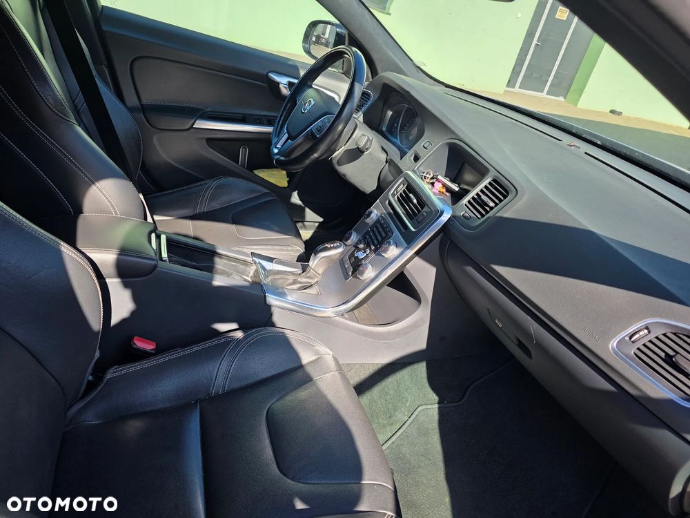 Volvo S60 T3 Geartronic Kinetic - 16