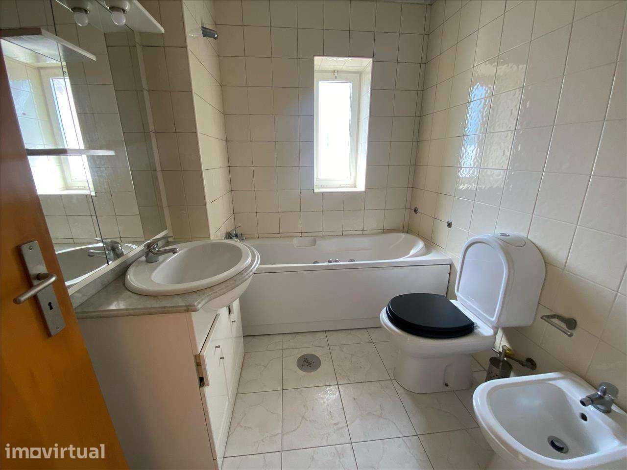 Apartamento T2 em Ermesinde - Valongo com Varanda e Estacionamento - Grande imagem: 5/16