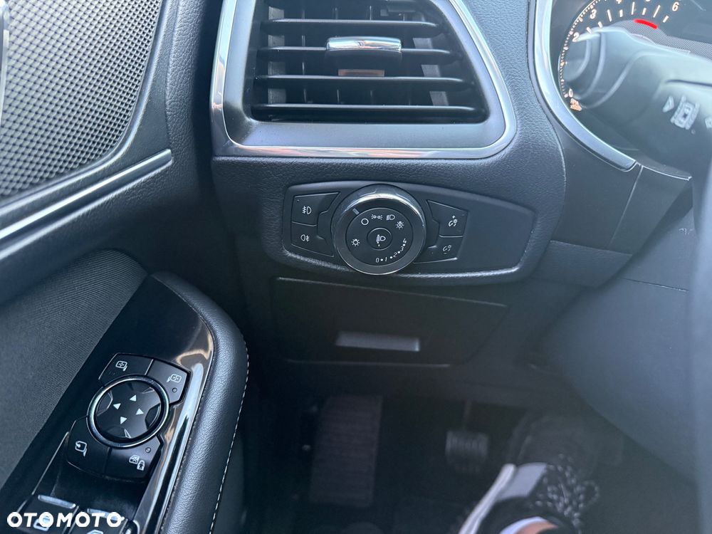 Ford S-Max 2.0 EcoBlue Titanium - 22