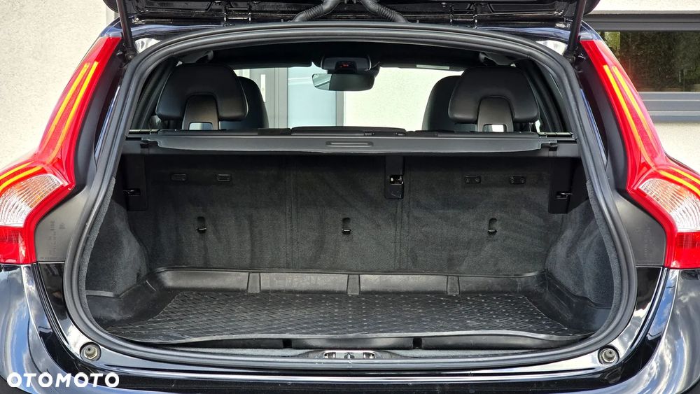 Volvo V60 D4 Geartronic RDesign - 34