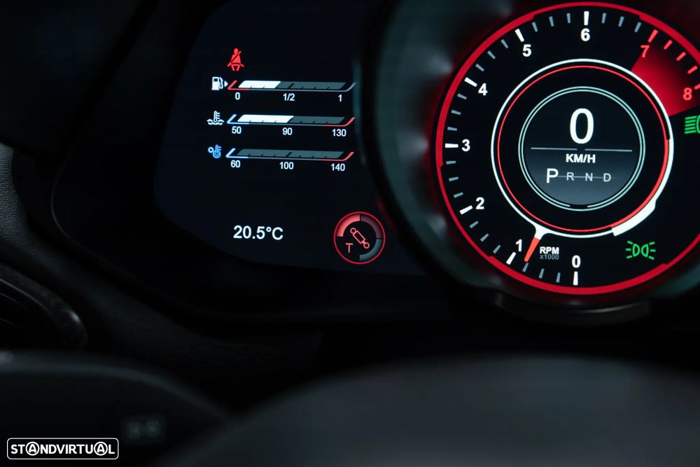 Aston Martin Vantage Coupe 4.0 Twin-Turbo V8 - 39