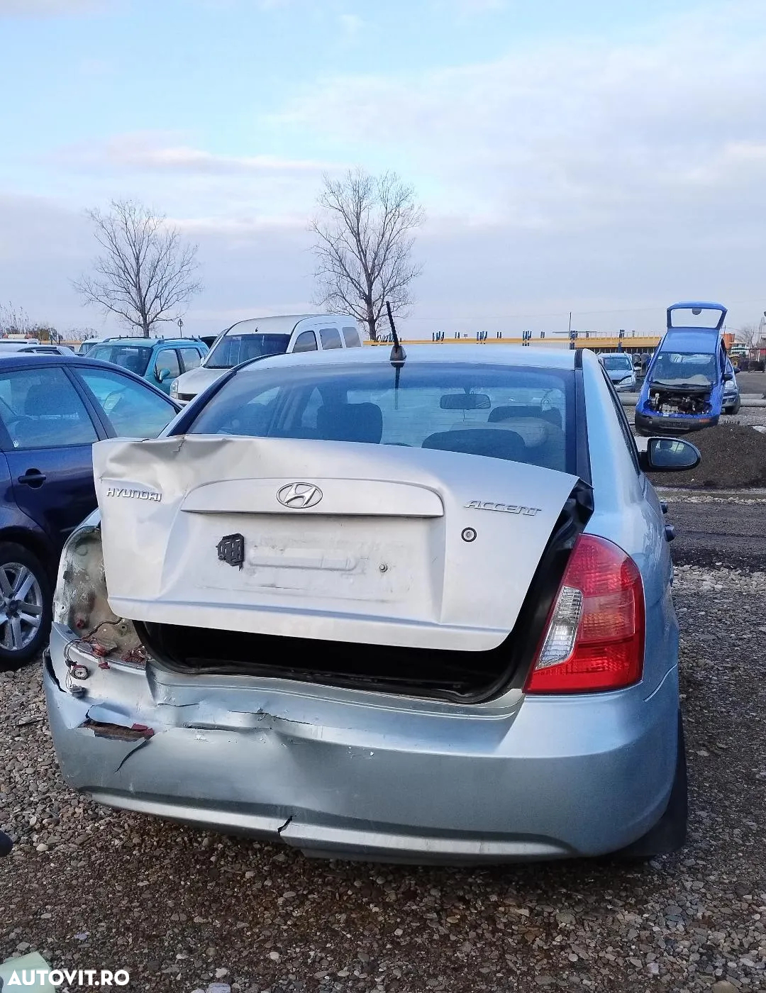 Dezmembram Hyundai Accent - 2