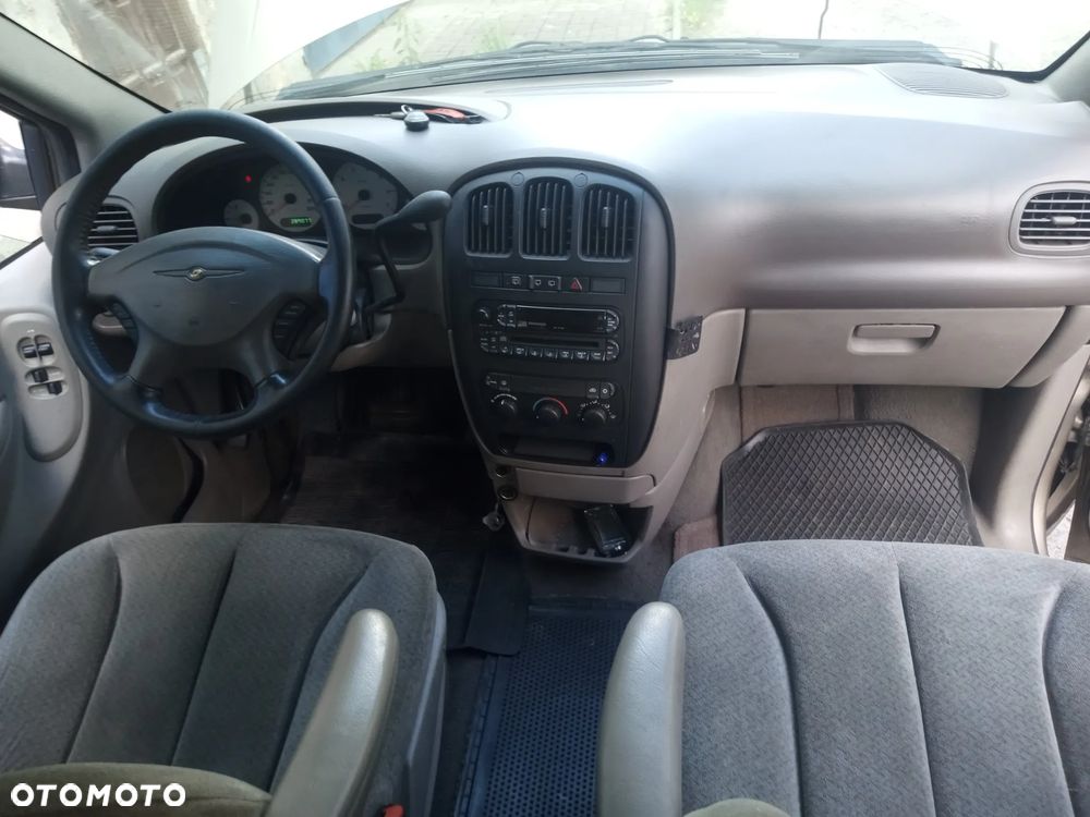 Chrysler Grand Voyager 3.3L LX - 21