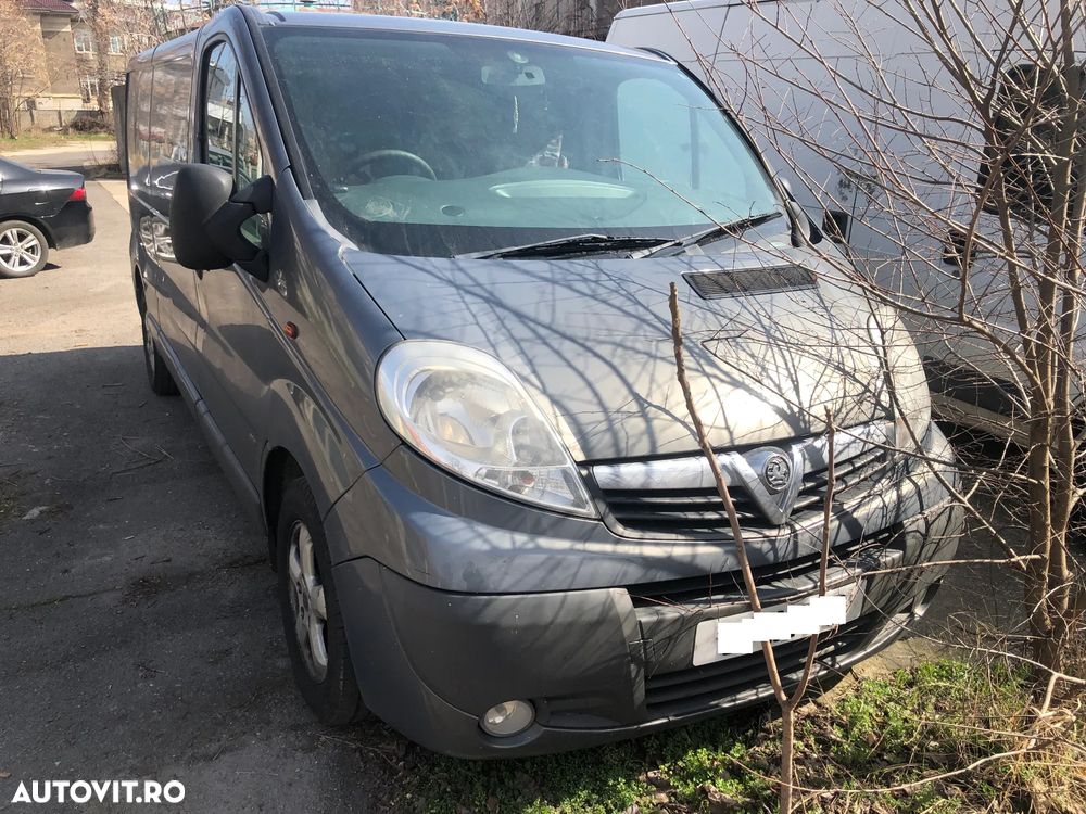 Dezmembrez Opel Vivaro CDTI gri - 4
