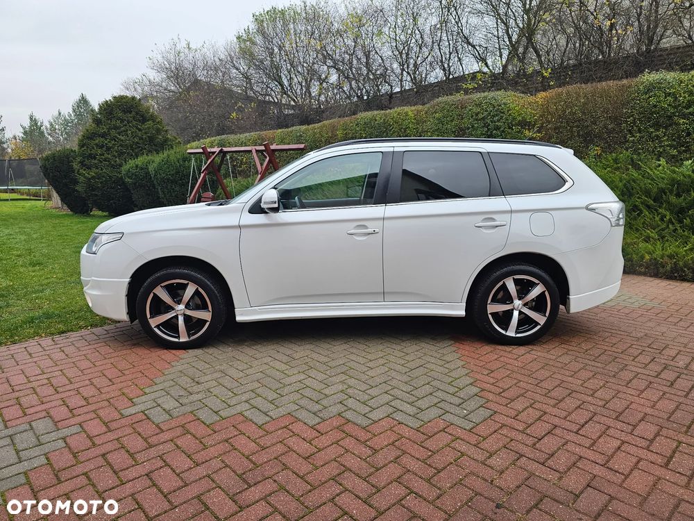 Mitsubishi Outlander 2.0 2WD Plus - 19
