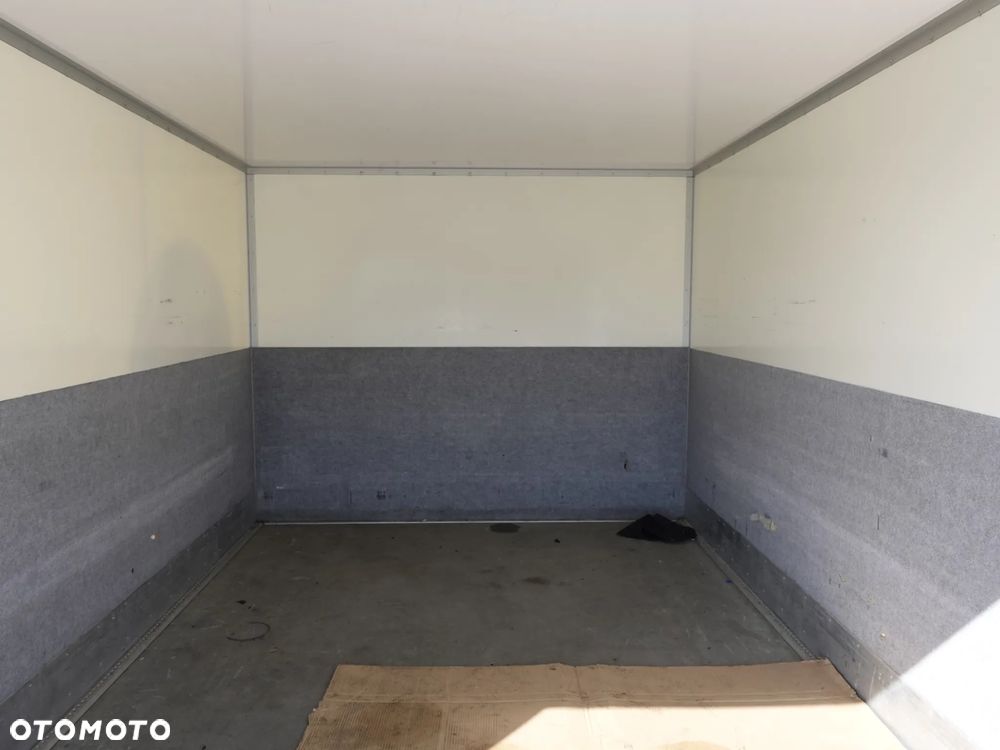 Ford Transit - Kontener z windą - 36
