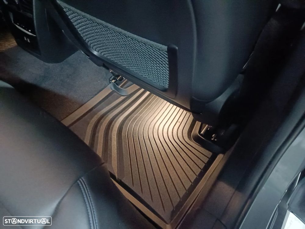 BMW 320 e Pack Desportivo M Auto - 26
