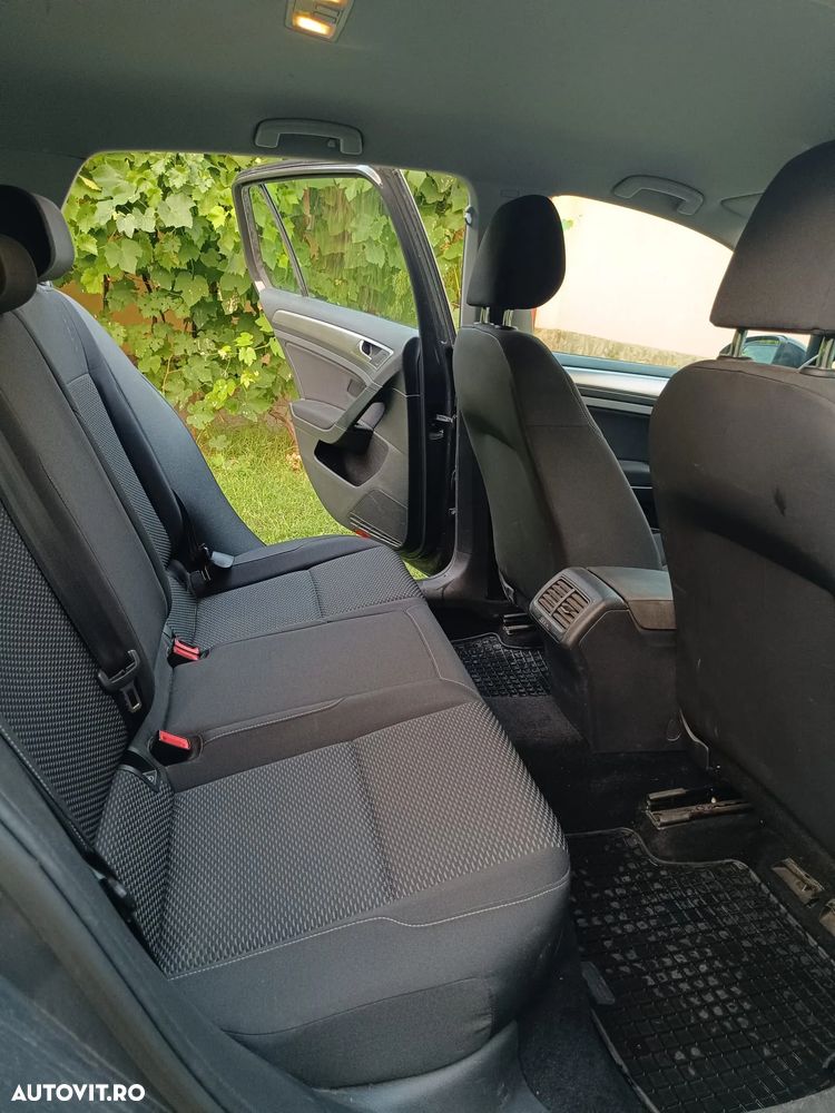 Volkswagen Golf - 12