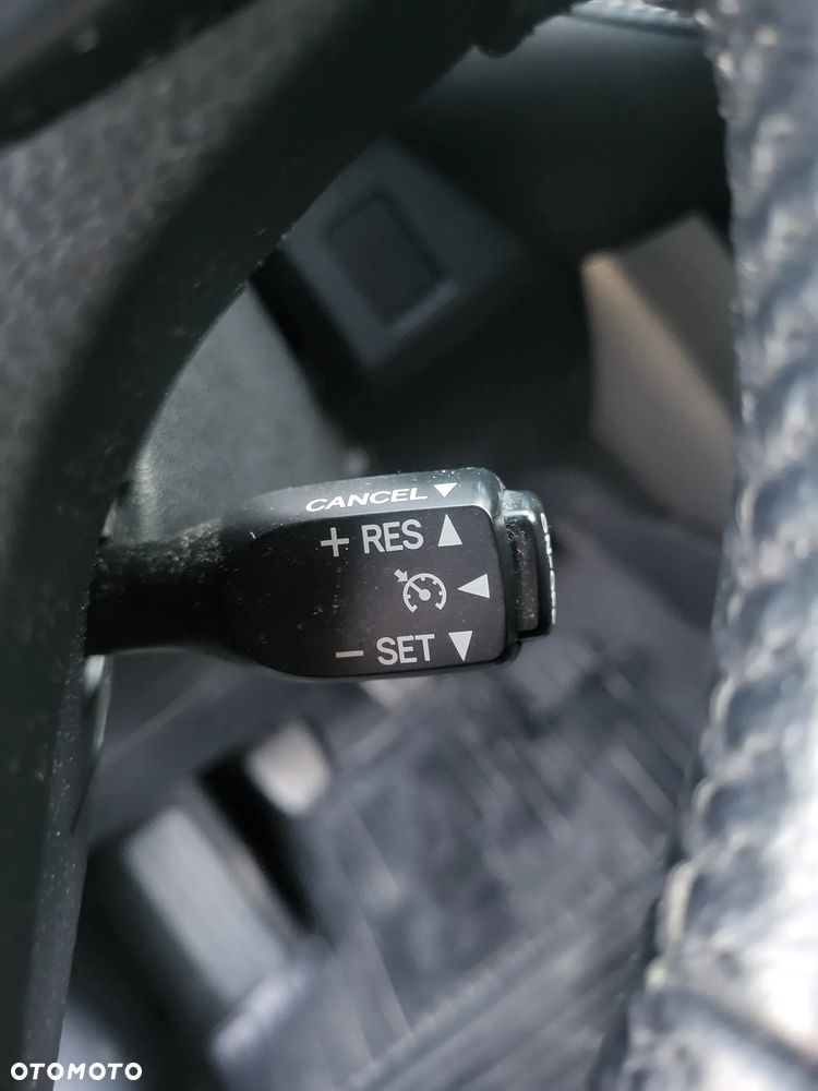 Toyota RAV4 2.0 D-4D Premium - 14