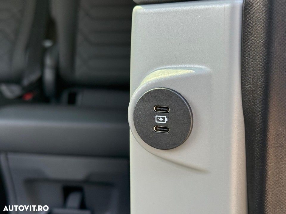 Ford Tourneo Custom - 23