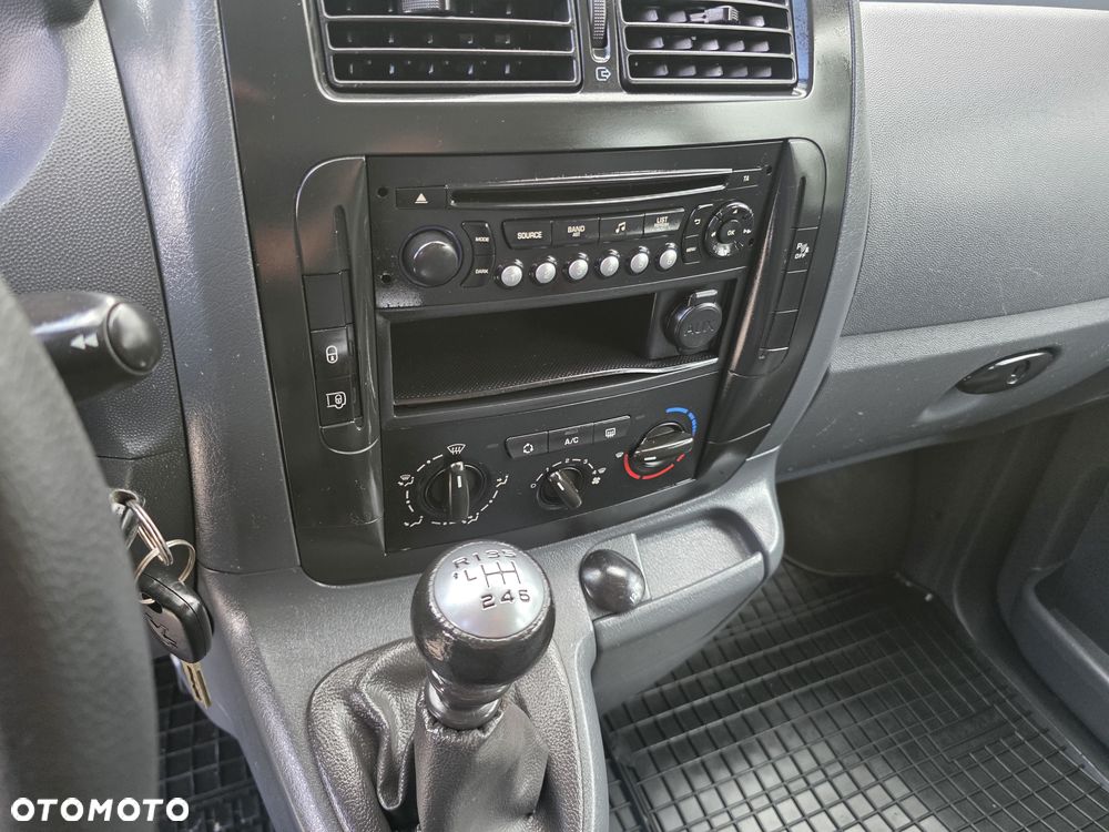 Peugeot Expert - 22