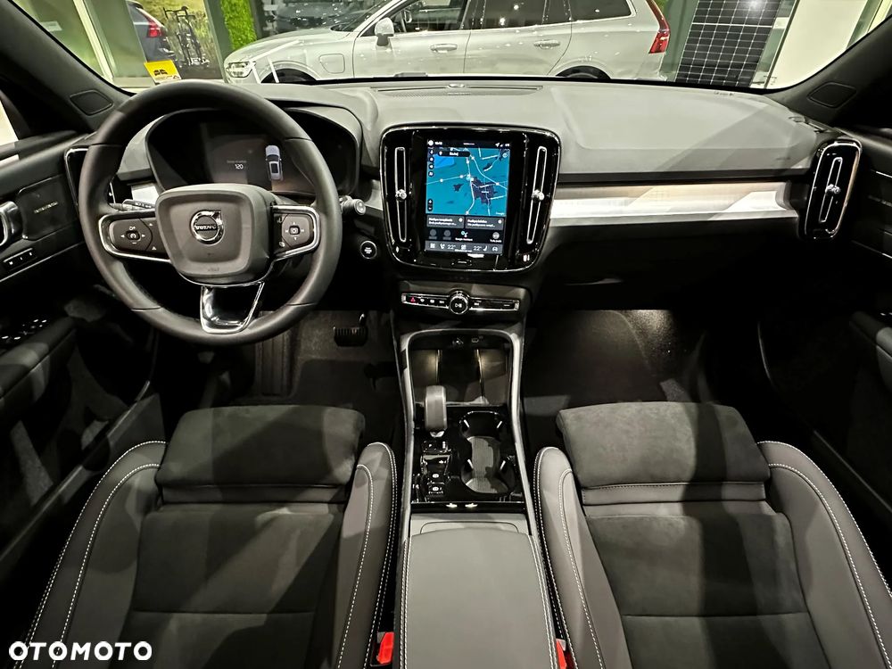 Volvo XC 40 B4 Plus Dark - 13