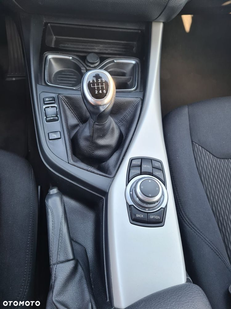 BMW Seria 1 116i - 12
