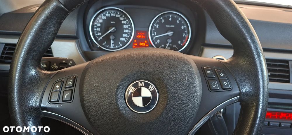 BMW Seria 3 325i - 35
