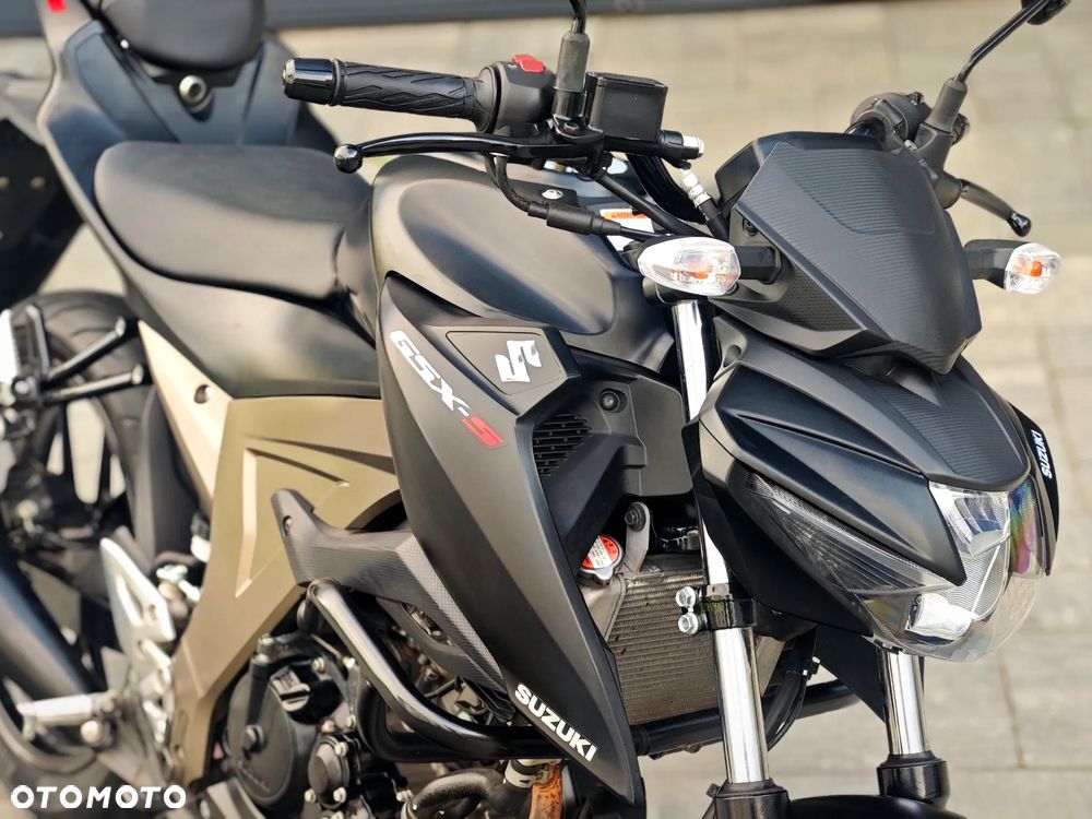 Suzuki GSX - 7