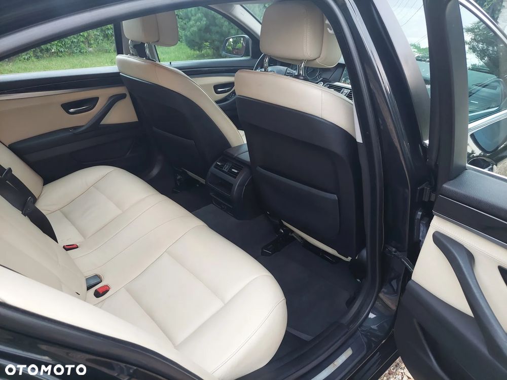 BMW Seria 5 528i - 21