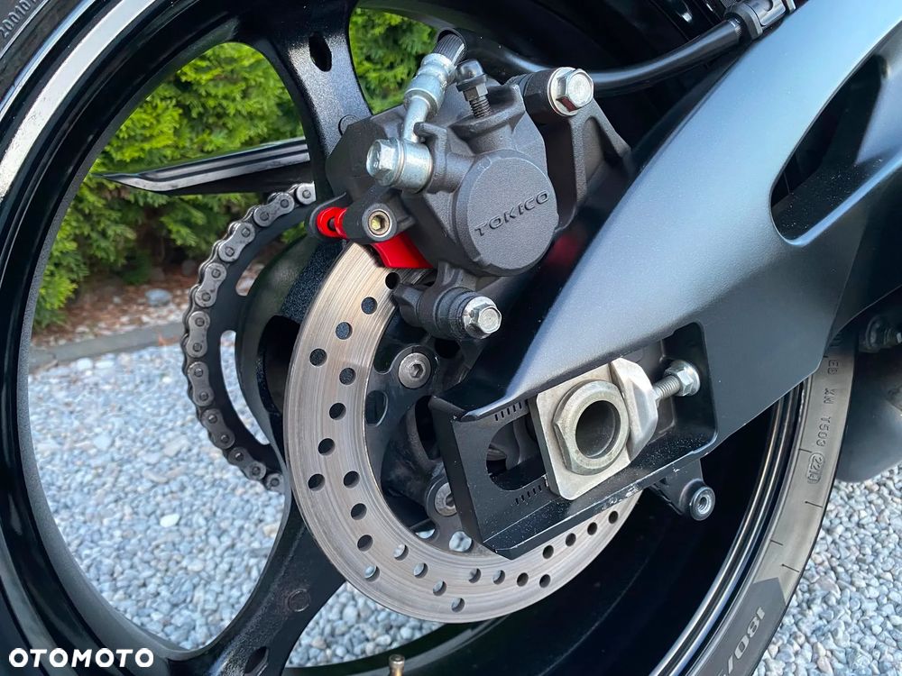 Suzuki GSX-R - 15