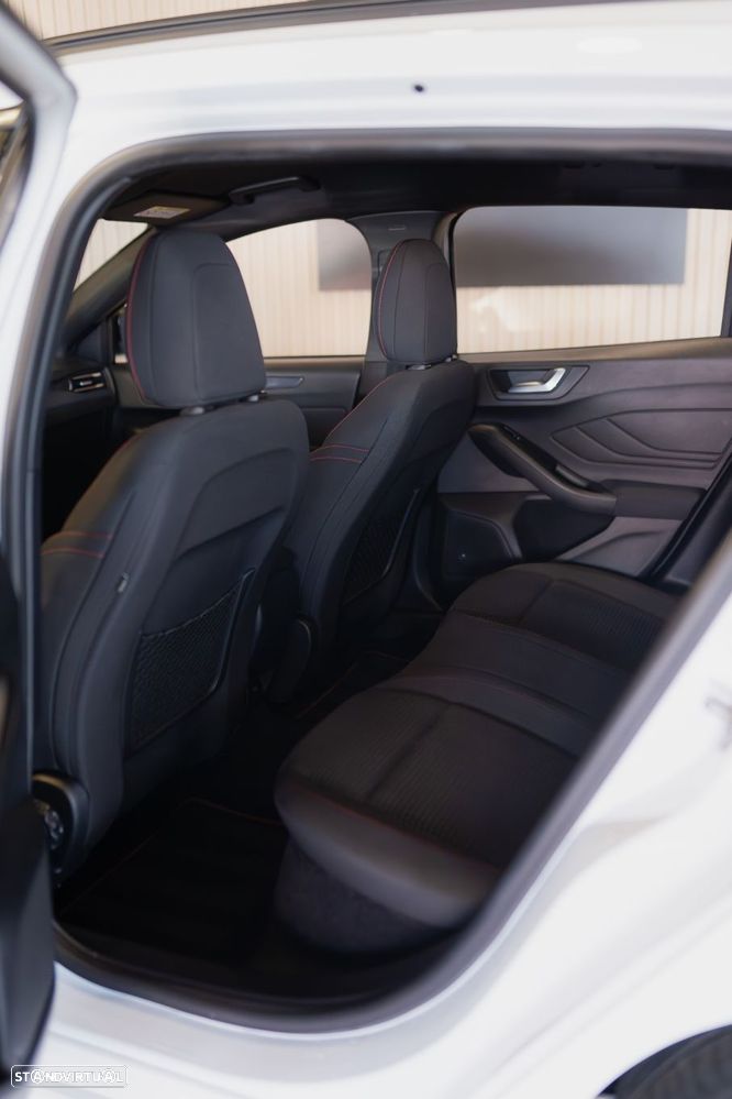 Ford Focus 1.0 EcoBoost ST-Line - 22