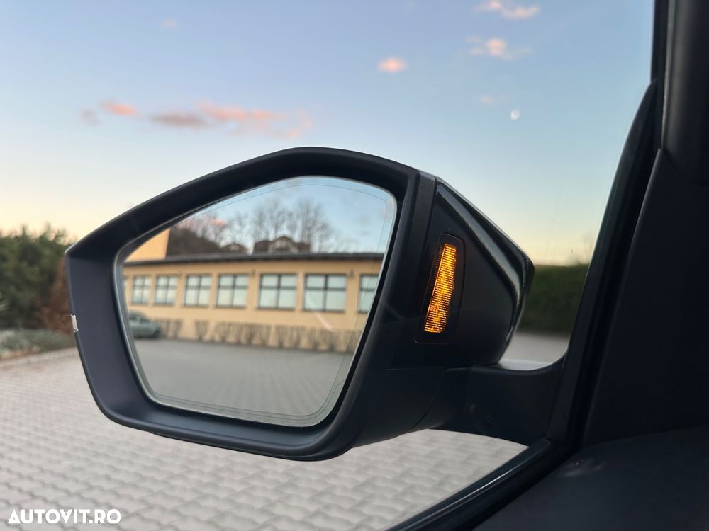 Skoda Octavia Combi 2.0 TDI DSG Edition - 35