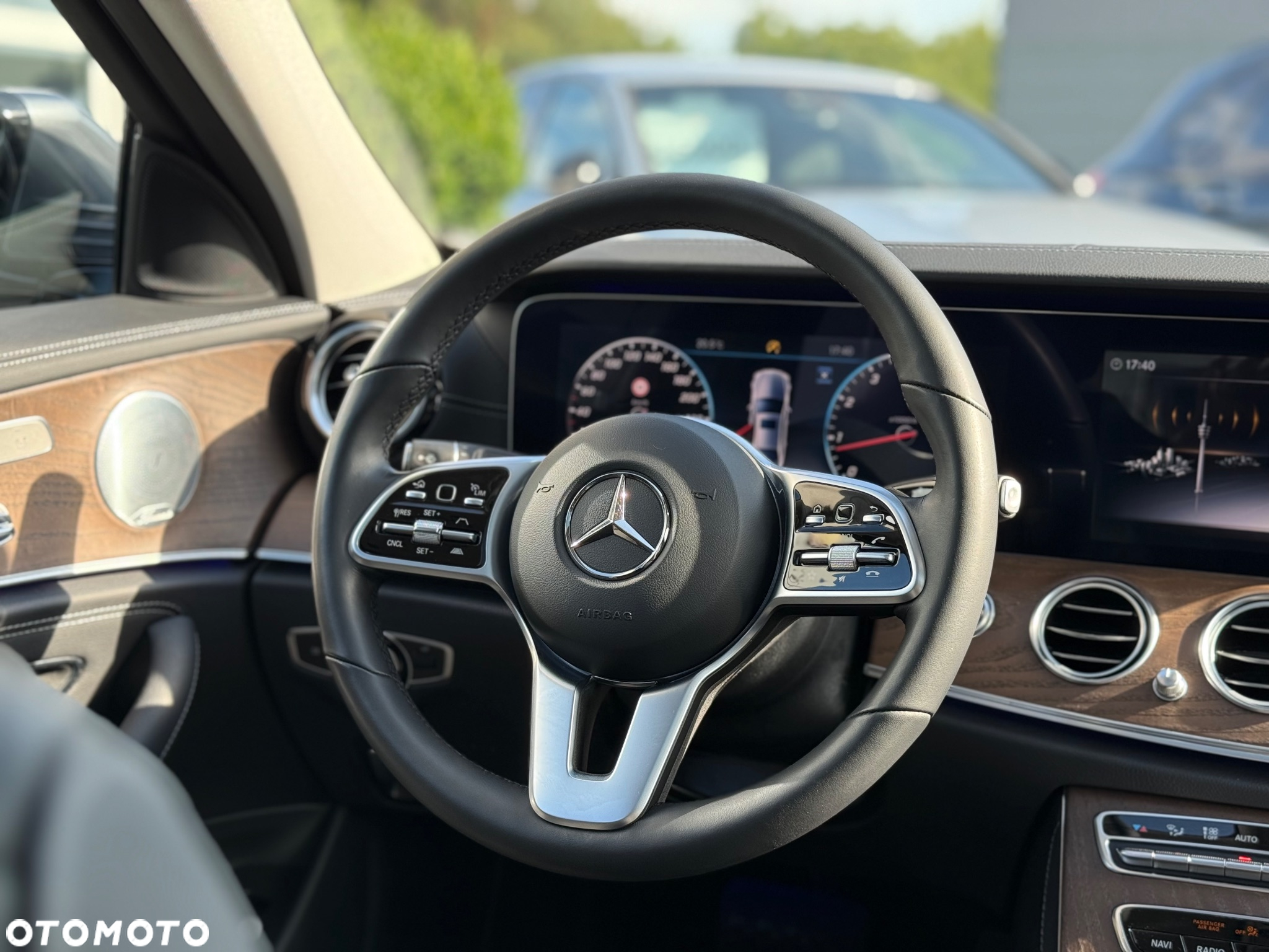 Mercedes-Benz Klasa E 200 4-Matic 9G-TRONIC - 18