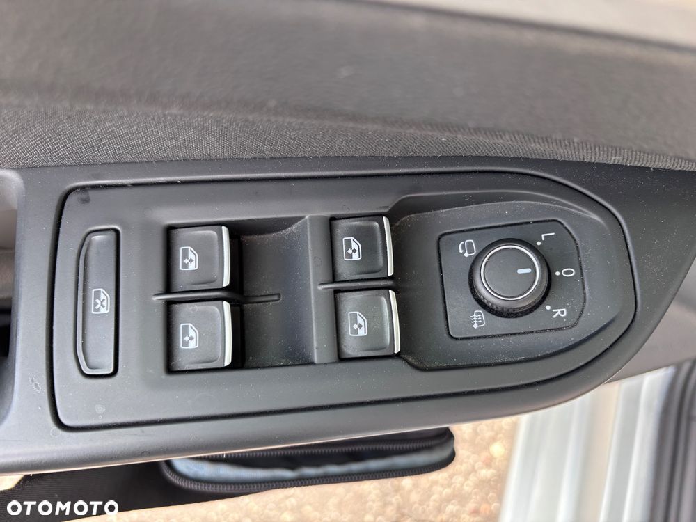 Volkswagen Golf 2.0 TDI SCR Life - 4