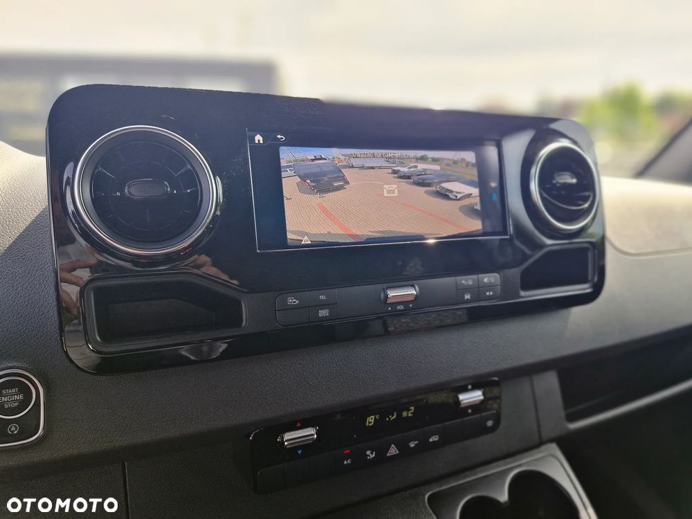 Mercedes-Benz Sprinter - 16