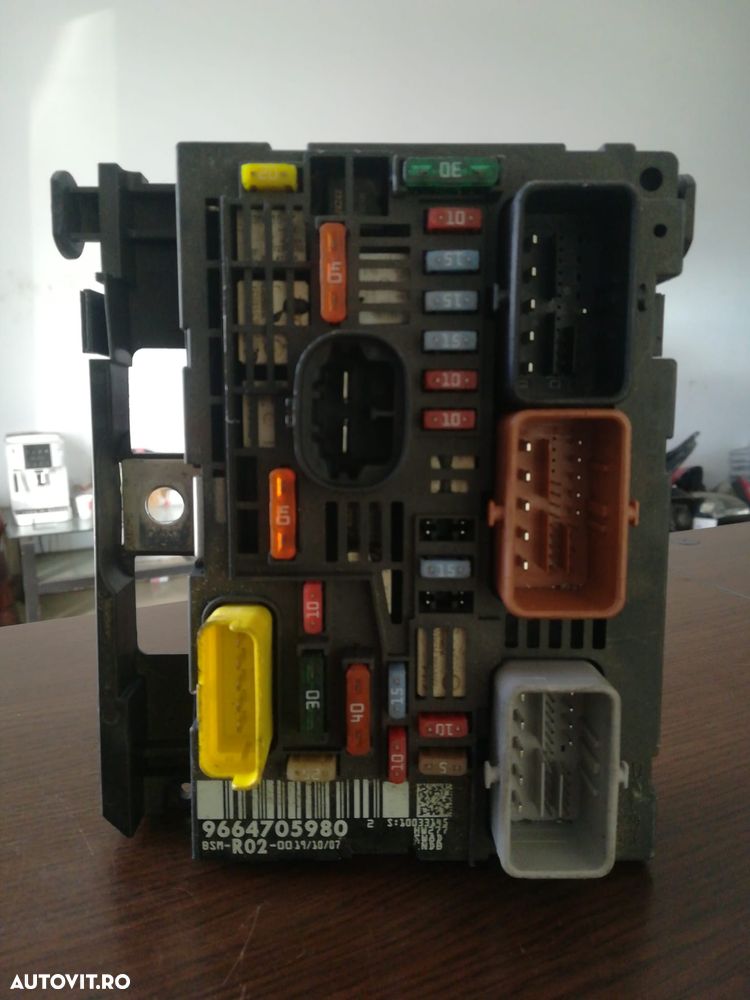 Tablou sigurante BSM (R02) cu codul original 9664705980 pentru Peugeot Partner - 1