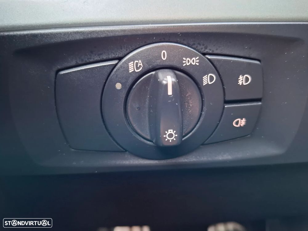 BMW 320 dA Exclusive - 15