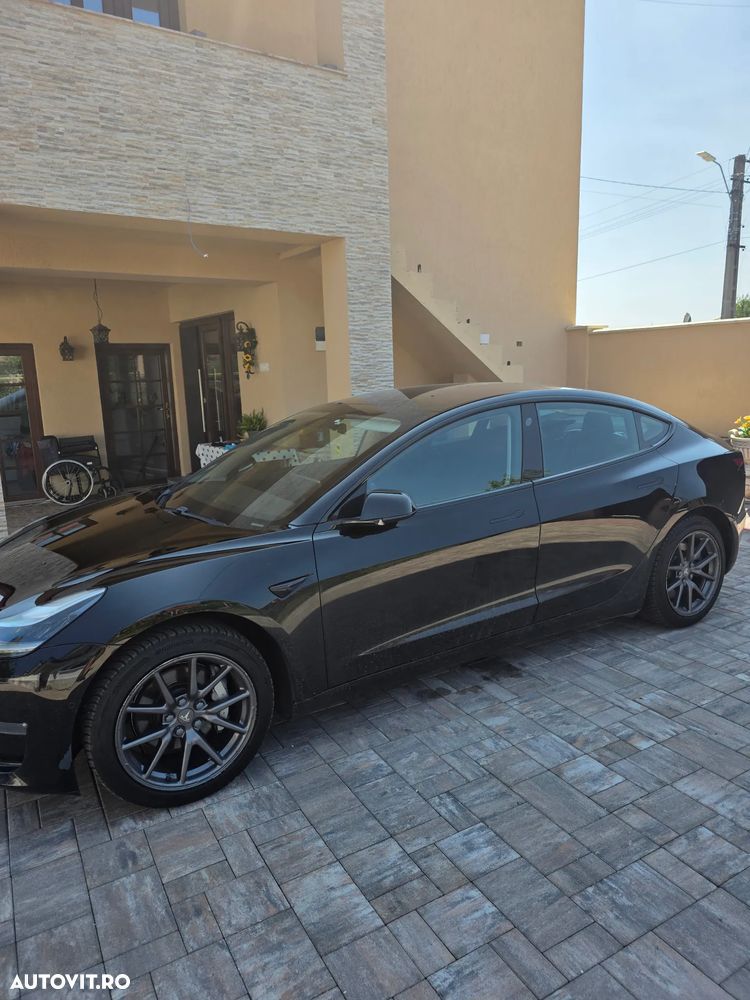 Tesla Model 3 - 2
