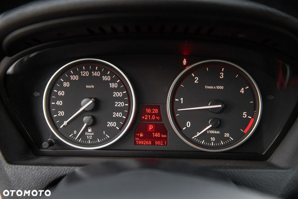 BMW X5 xDrive35d - 32