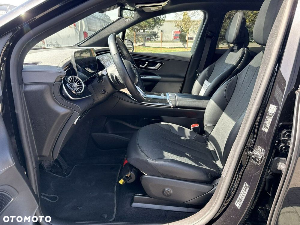 Mercedes-Benz EQE 350 89kWh 4-Matic AMG Line - 11