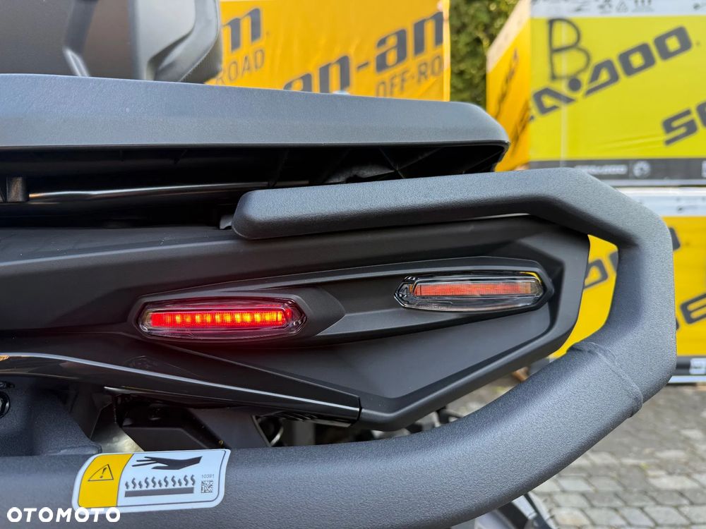 Can-Am Outlander Max - 18