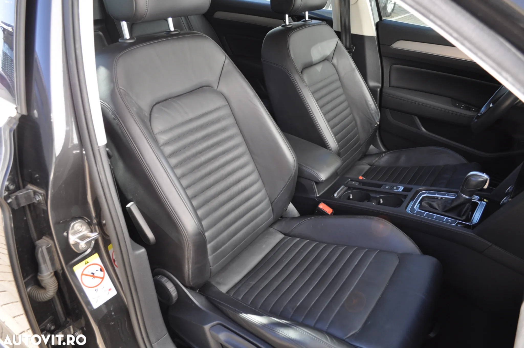 Volkswagen Passat Variant 2.0 TDI SCR DSG Highline - 18