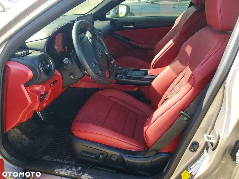 Lexus IS 200t - 8
