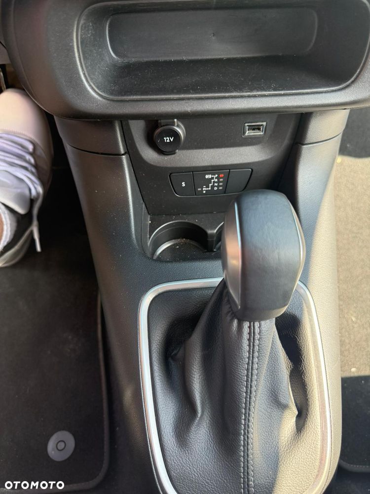 Citroën C3 Pure Tech 110 S&S EAT6 SHINE - 11