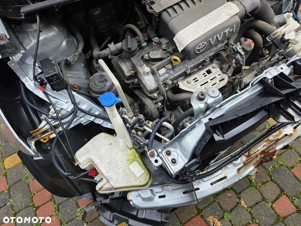 Toyota Yaris 1.3 VVT-i Sol - 10