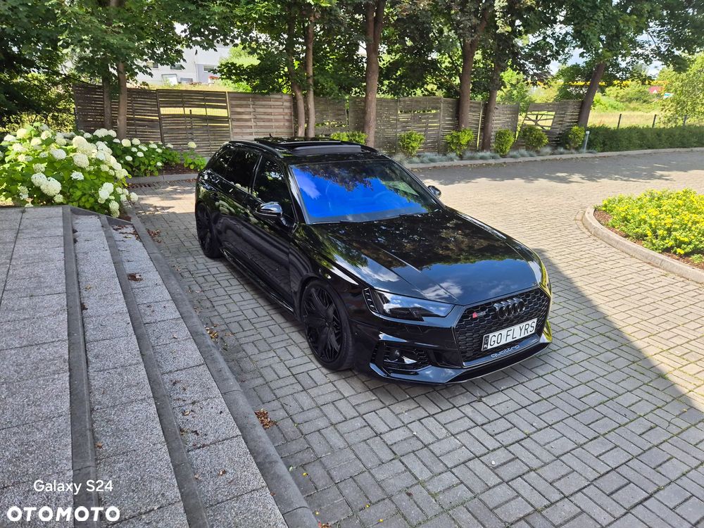 Audi RS4 Avant - 6