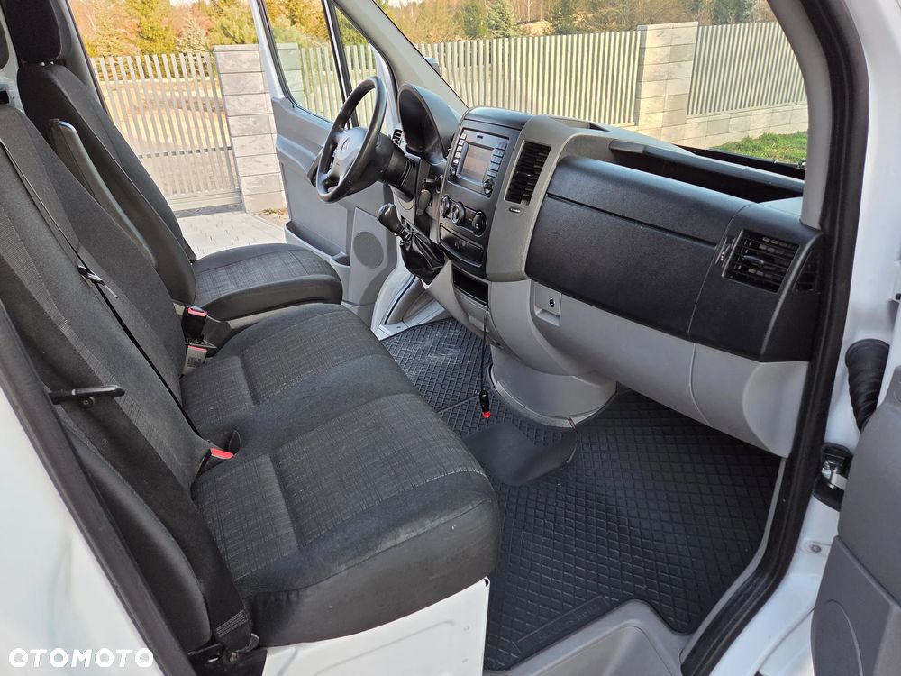 Mercedes-Benz Sprinter - 16