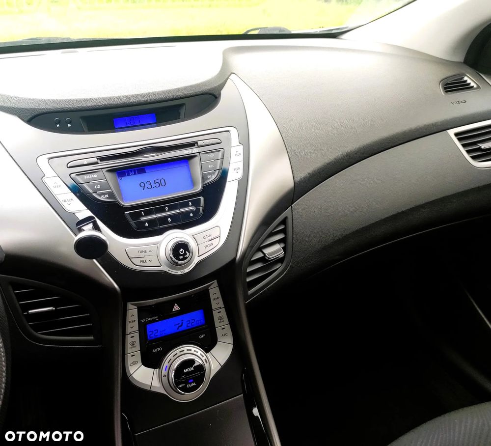 Hyundai Elantra - 7