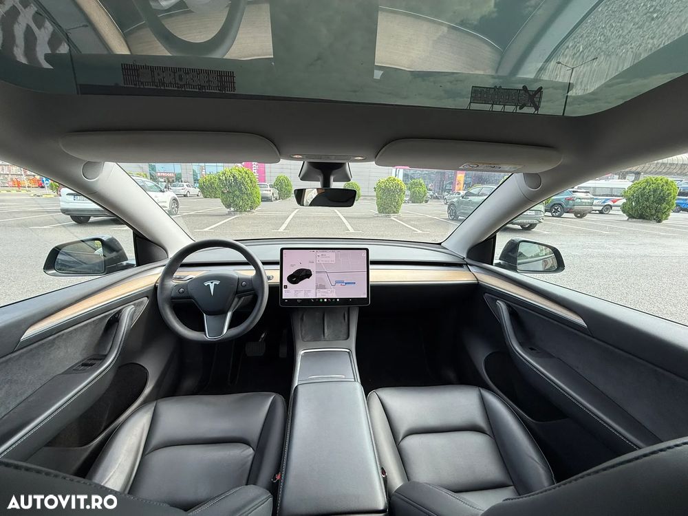 Tesla Model Y Long Range Dual Motor AWD - 7