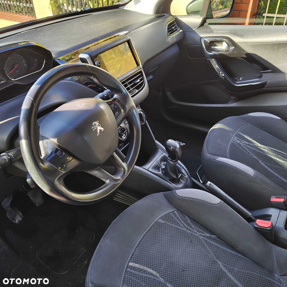 Peugeot 208 - 7