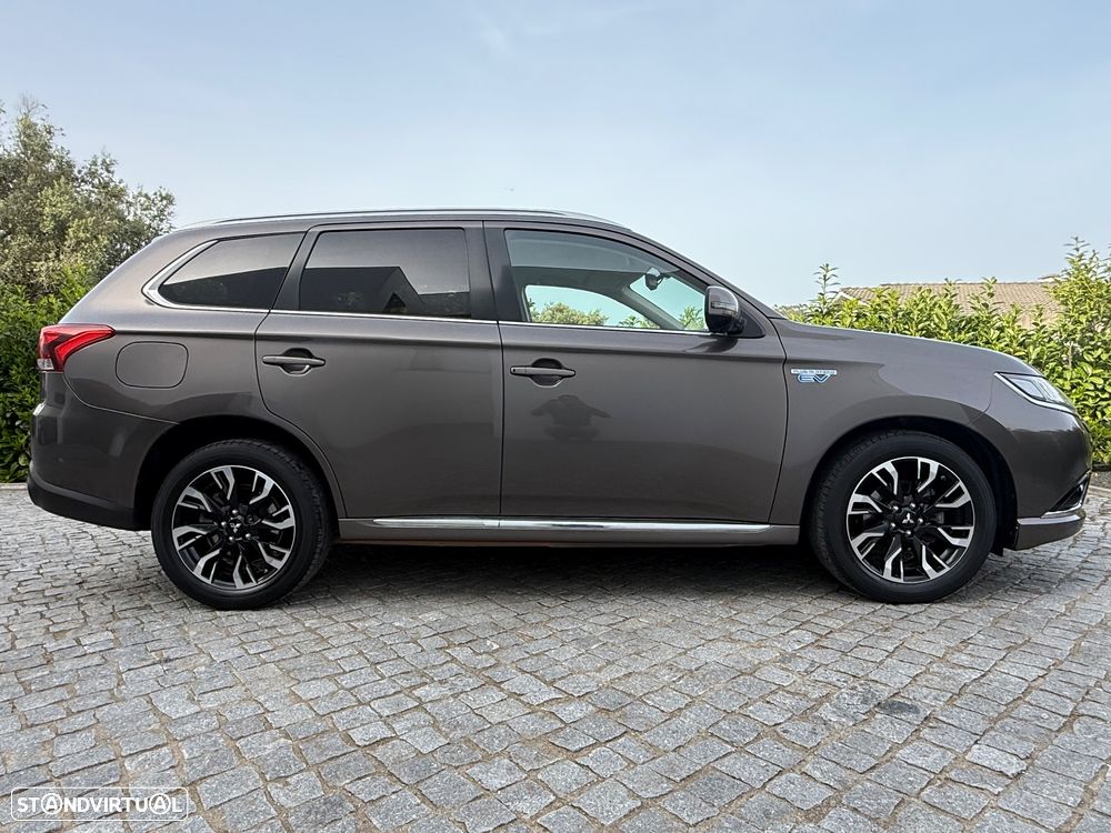 Mitsubishi Outlander 2.0 Instyle Navi - 14