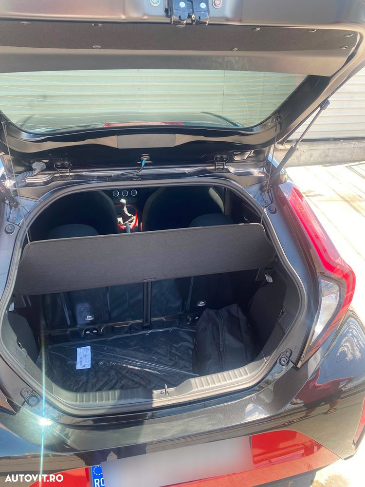 Toyota Aygo X 1.0l MT Active - 10