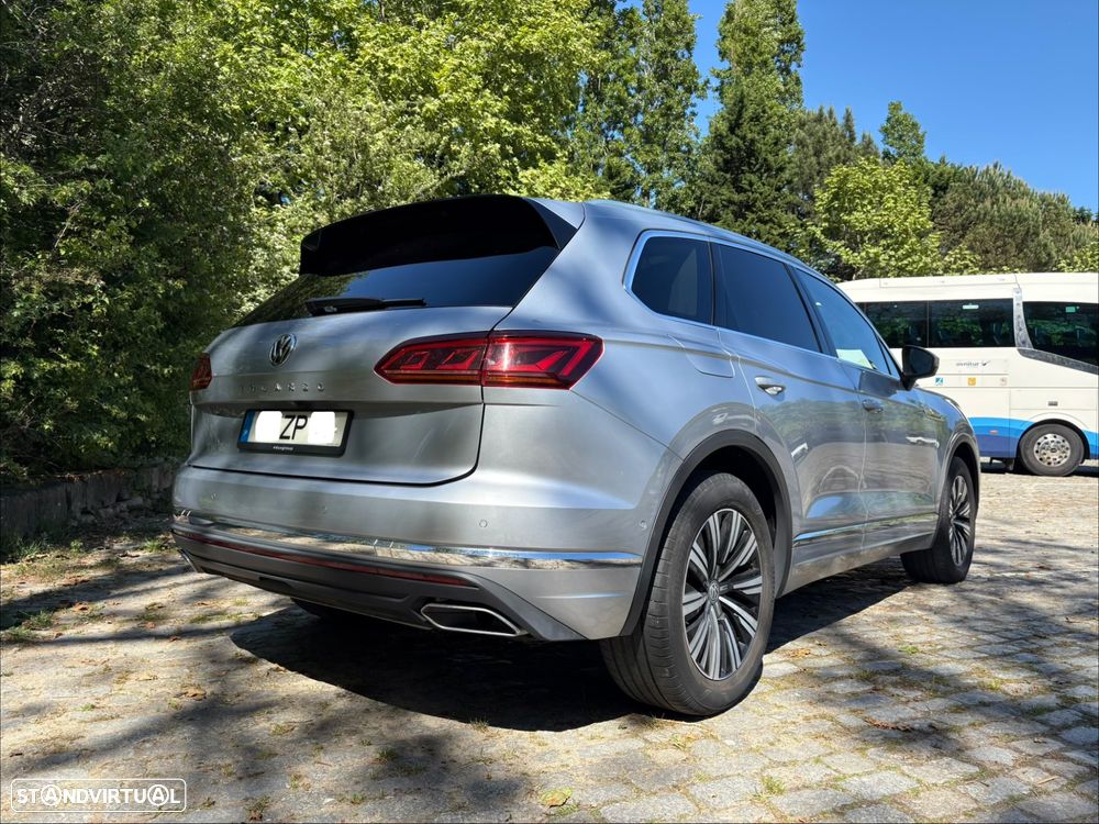 VW Touareg 3.0 TDI V6 Elegance Plus - 2