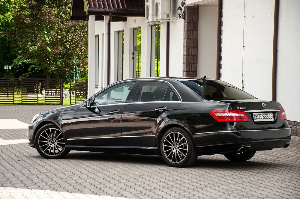 Mercedes-Benz Klasa E 220 BlueTEC 4Matic 7G-TRONIC Avantgarde - 24