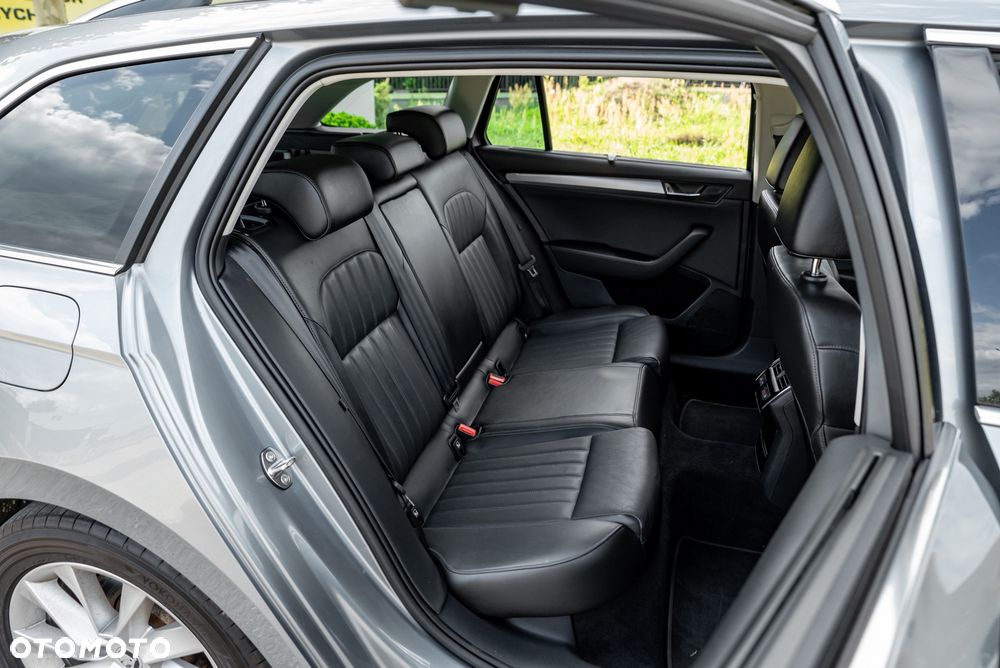 Skoda Superb 2.0 TDI 4x4 L&K DSG - 23