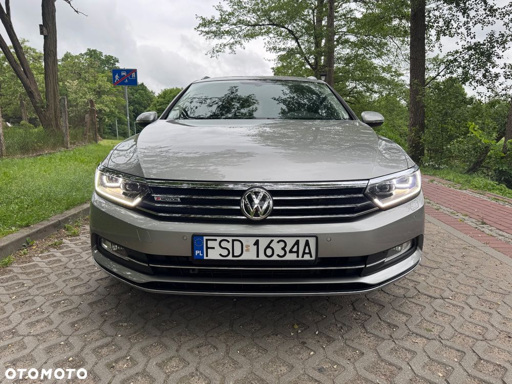 Volkswagen Passat 2.0 TDI SCR (BlueMotion Tech) 4Motion D Highline - 9