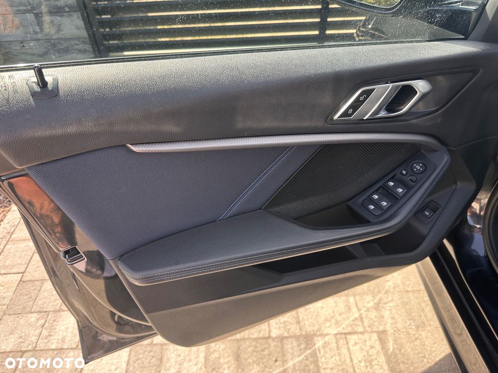 BMW Seria 1 118d M Sport Shadow - 16